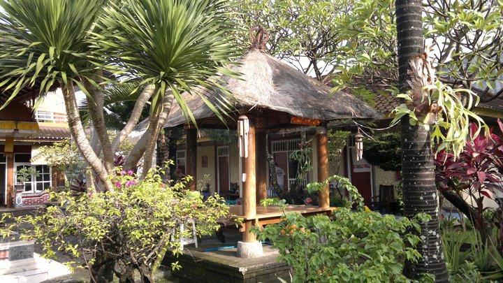Surf Doggie Inn Kuta  Luaran gambar