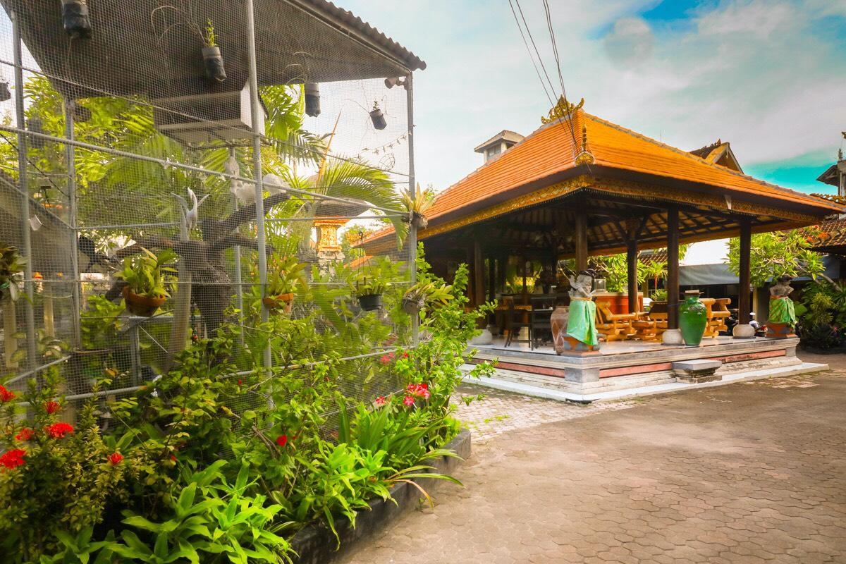 Surf Doggie Inn Kuta  Luaran gambar