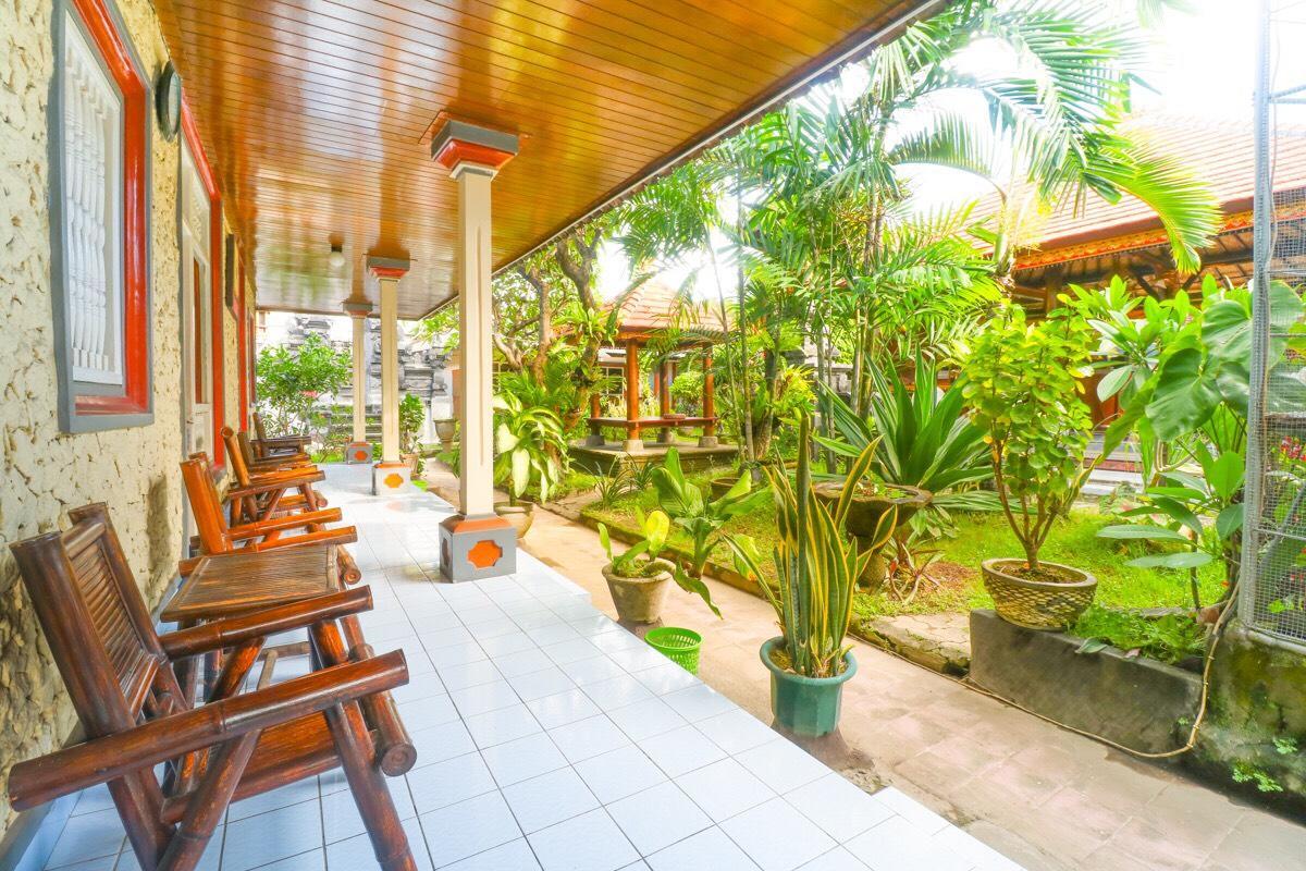 Surf Doggie Inn Kuta  Luaran gambar